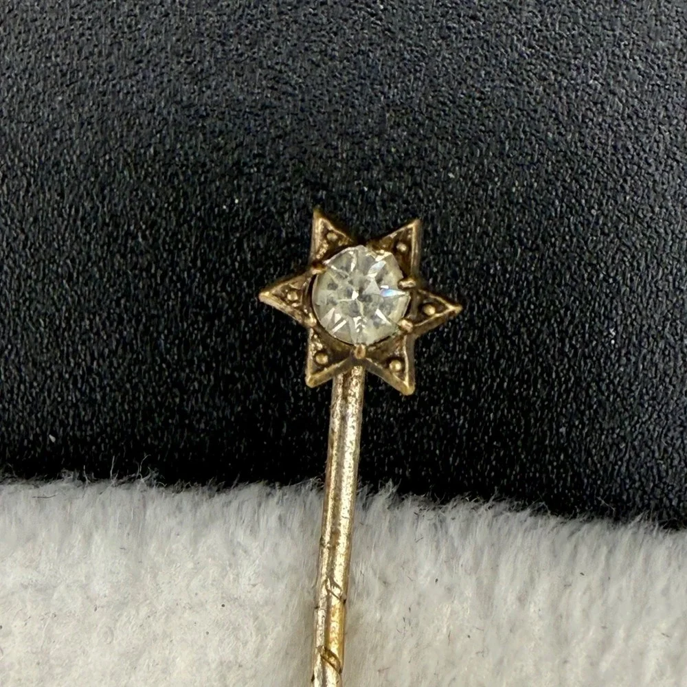 Vintage Rhinestone Star Stick Pin Gold Tone